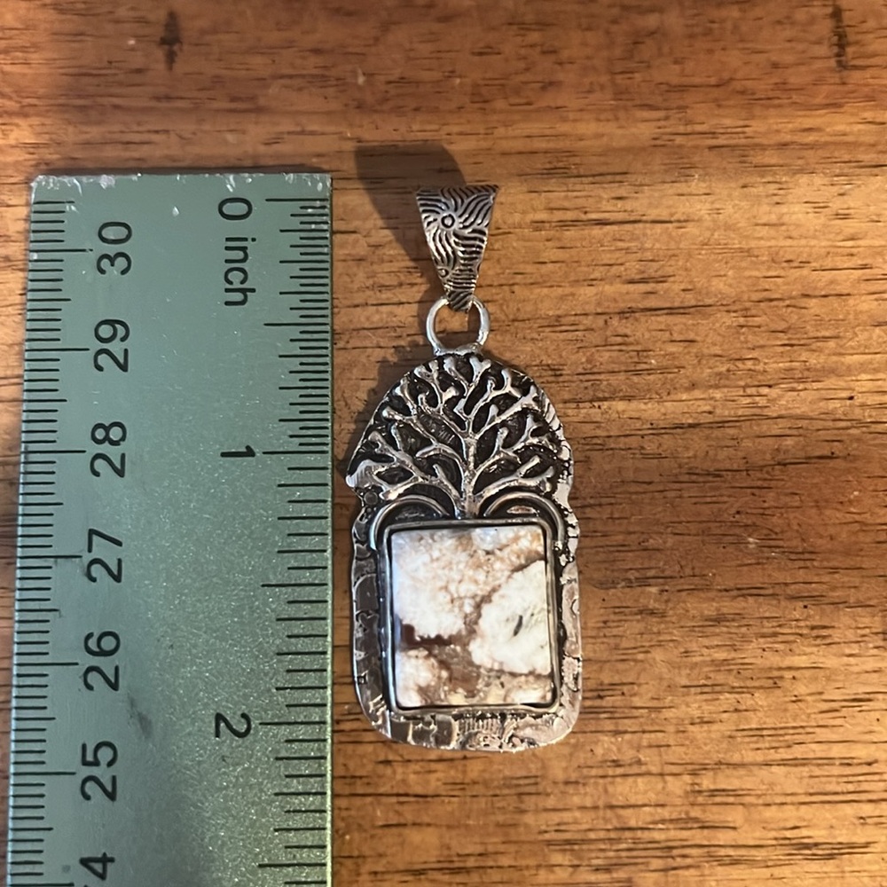 White Buffalo Gemstone pendant - Picture 3 of 3